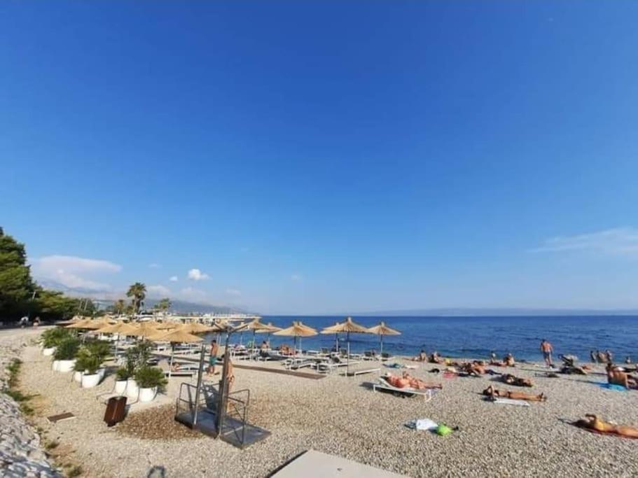 Bright And Colourful Apartment Luce -Sandy Beach Split Exterior photo