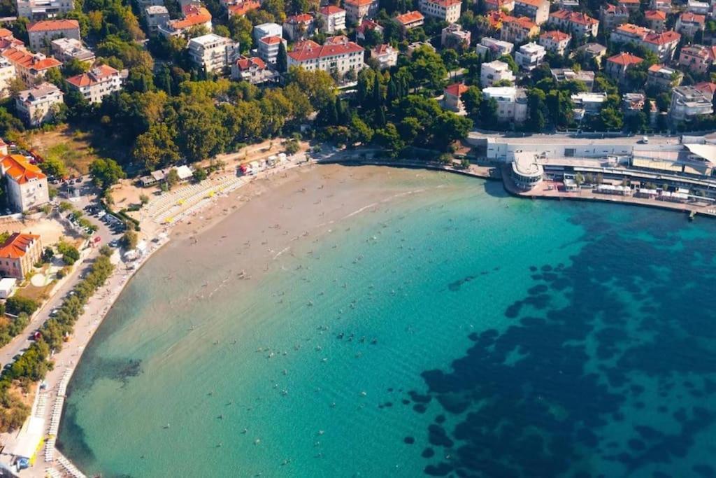 Bright And Colourful Apartment Luce -Sandy Beach Split Exterior photo
