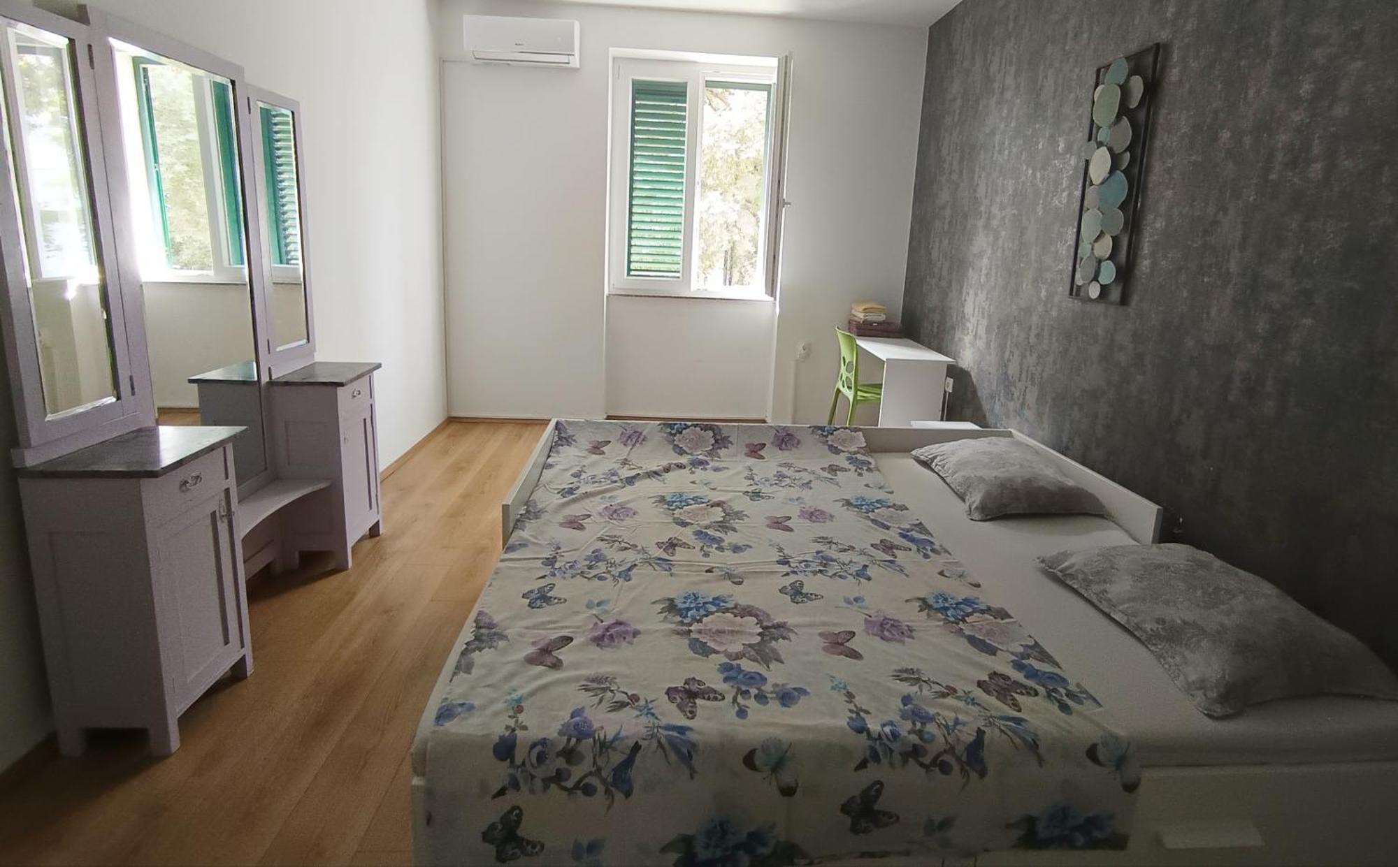 Bright And Colourful Apartment Luce -Sandy Beach Split Exterior photo